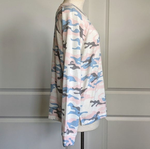 PJ Salvage Pullover Camouflage Print Long Sleeve Brushed Knit Blue Pink L NWT - Picture 4 of 13